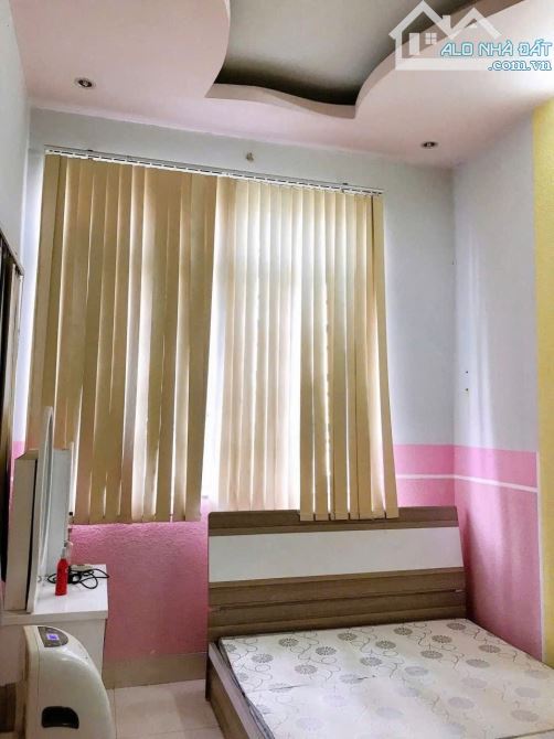 Cho thuê nhà gần vincom Biên Hòa sân đậu ô tô giá thuê 11tr - 5