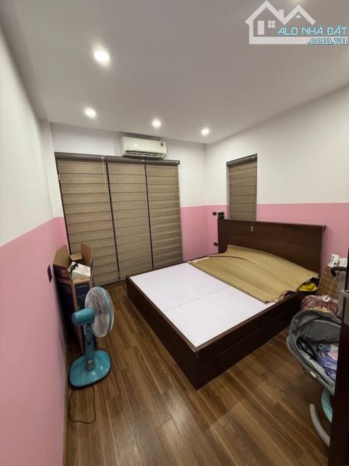 Bán Nhà Thạch Bàn, 45m 4 tầng, gara ô tô, full nội thất, chỉ 5,4 tỷ - 5