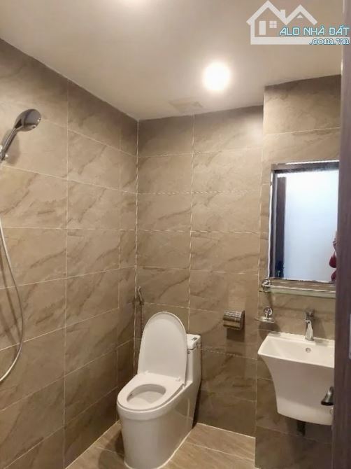 🚘 Bán nhà riêng Hoàng Mai – 5Tầng Ngõ rộng, gần ô tô – Nhà mới đẹp chỉ 7.2 tỷ – Sổ nở hậu - 5