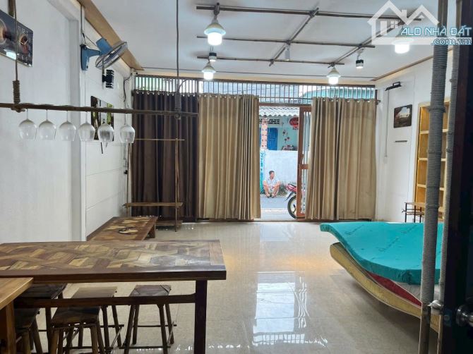 Cách biển phước hải chỉ 800m thôi cô chú anh chị  Ngang 5.8m sâu 16m full thổ cư  Nhà mới - 5