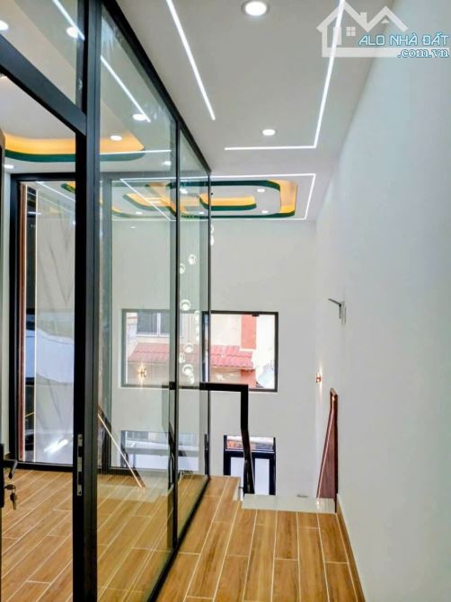 SIÊU PHẨM 2 MẶT TIỀN– GIẢM 700 TRIỆU-  NHÀ 4 TẦNG MỚI –VIP  CA VĂN THỈNH ( BÀU CÁT) – DT 9 - 5