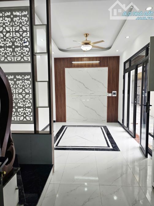 Nhà Mới Bát Khối 5 Tầng Ô Tô Thông Cách 1 Nhà – 4.x tỷ - 5