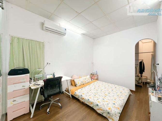 Bán nhà đẹp Cách Mạng Tháng 8 Quận 3, 30m2 2 tầng ở liền giá nhỉnh 4 tỷ - 5