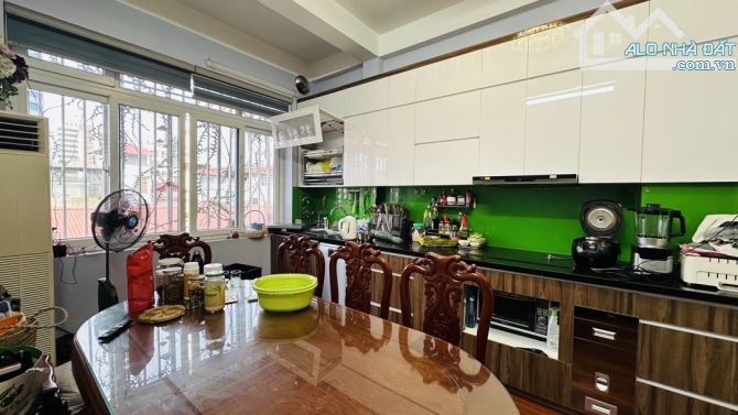 NHÀ PHÂN LÔ VIP NGUYỄN CHÍ THANH - Ô TÔ 7 CHỖ NGỦ TRONG NHÀ - DT 432M X 6 TẦNG THANG MÁY - 5