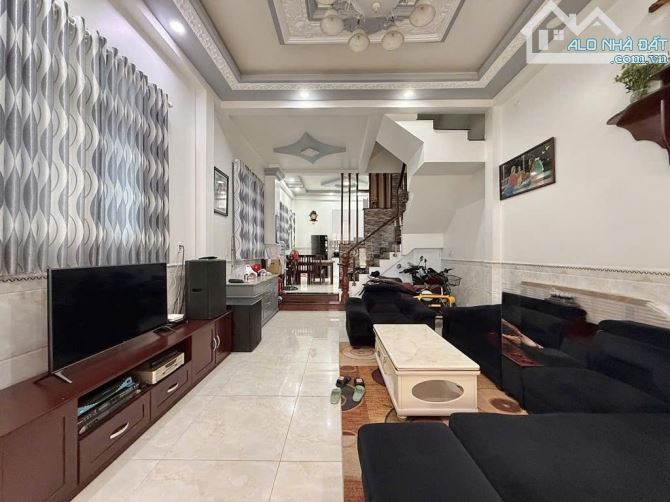 4 TẦNG ĐÚC BTCT ~ 60M² (4x14) – 5,8 TỶ – NGAY CHỢ CẦU, Q12 – HẺM XE HƠI QUAY ĐẦU - 5