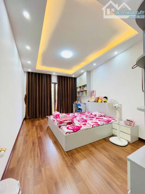 NHÀ MỚI Ở NGAY -DT 58M2 5 TẦNG -NỘI THẤT XỊN -CHỈ VÀI BƯỚC CHÂN RA MẶT PHỐ -GIÁ  10,5 TỶ - 5