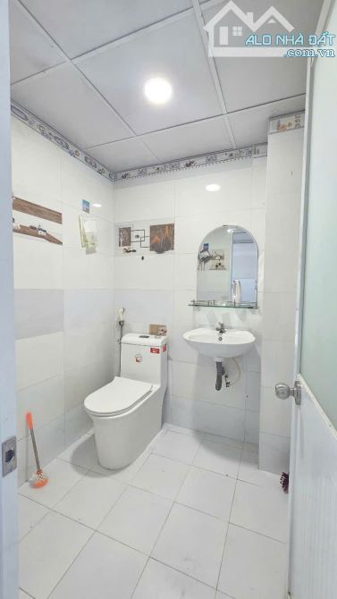 Phạm Văn Bạch - Tân Bình- 65m2 - 2 Tầng - 6.9 tỷ - 2 Mặt Hẻm Ô tô - Hoàn công - SHR - 5