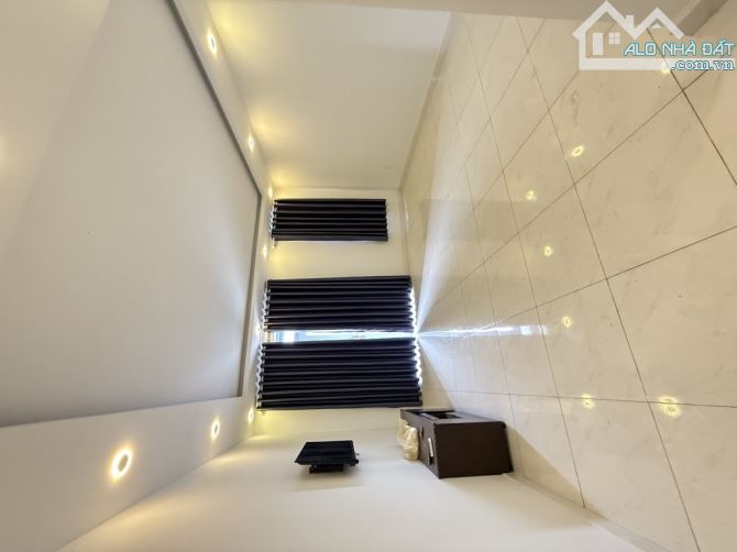 Nhà 4 Tầng đường HÀ HUY GIÁP phường THẠNH LỘC Q12 DT 175.2(5,7x38) hẻm 5m 💲 10, 5 tỷ - 5