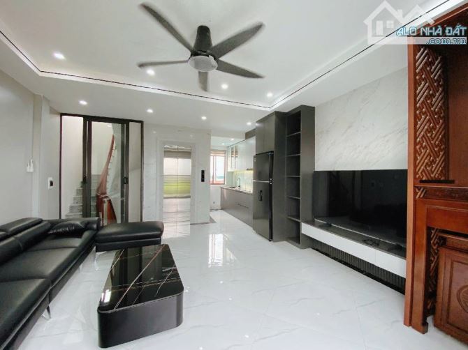 Khuyến Lương- Hàng Xóm Gamuda- 35/40m - 8.2 tỷ- 7 tầng thang máy fun nội thất- gân ô tô - 5