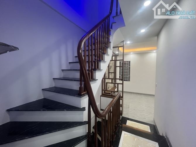 BÁN NHÀ LIÊN MẠC, GẦN Ô TÔ TRÁNH, 38m2, 4PN, CHỈ HƠN 5 TỶ - 5