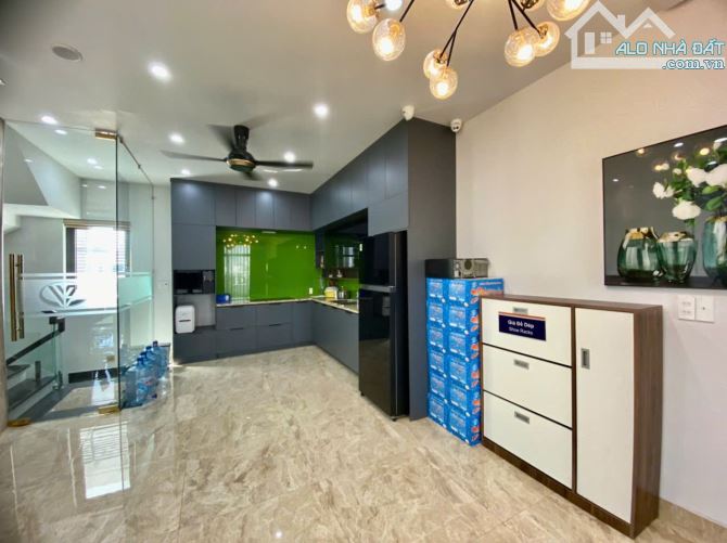 Cho thuê shophouse mặt đường Võ Nguyên Giáp, mặt tiền 7m, dt 114m, nhà 5 tầng đẹp - 6