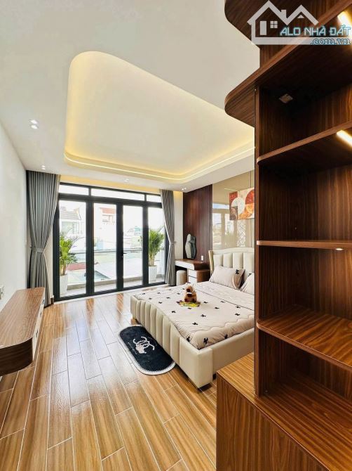 Bán Nhà Phố 4m x22m. xây 1 lửng ,4 Lầu có Thang Máy .Đường Trần thị Cờ, phường Thới An.Q12 - 6