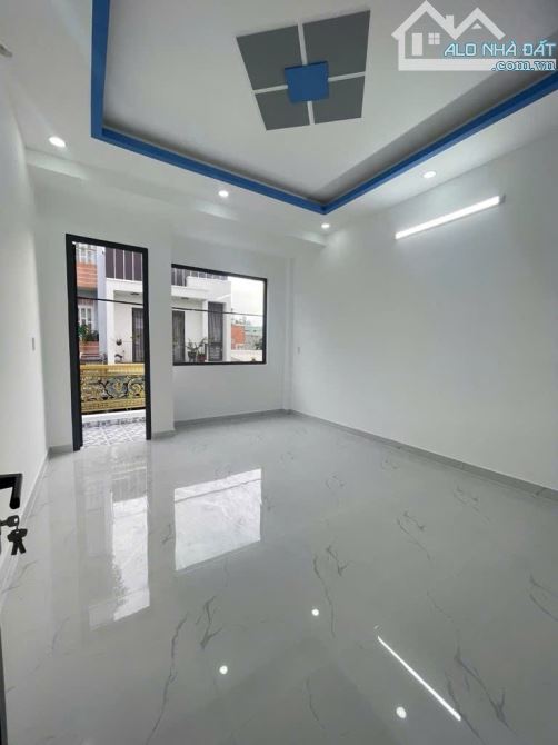 LÊ VĂN QUỚI nhà 2 tầng 4 x 15 hẻm xe hơi Giáp Tân Phú  5.7 tỷ - 6