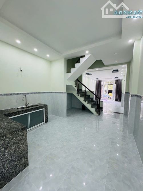 KHU PHÂN LÔ HƯƠNG LỘ 2 - NHÀ MỚI 3 TẦNG - ĐƯỜNG NHỰA 6M - 6