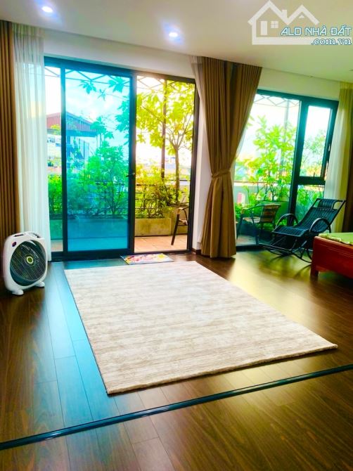 BIỆT THỰ NGỌC THUỴ  7 TẦNG  GARA Ô TÔ THANG MÁY  MẶT TIỀN KHỦNG  	DT 168m, 7 tầng, g - 6