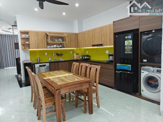 BÁN NHÀ 2 MẶT TIỀN – 1T4L 5PN, GARA 2 Ô TÔ – KHU BIỆT THỰ VIỆT ANH -DT 135M² – GIÁ 15TỶ - 6