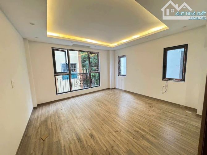 NHÀ MỚI KINGKONG - HỒ TÙNG MẬU - FULL NỘI THẤT - NGÕ RỘNG THOÁNG 💰 Giá: 7.2 tỷ 📐 Diện tí - 6