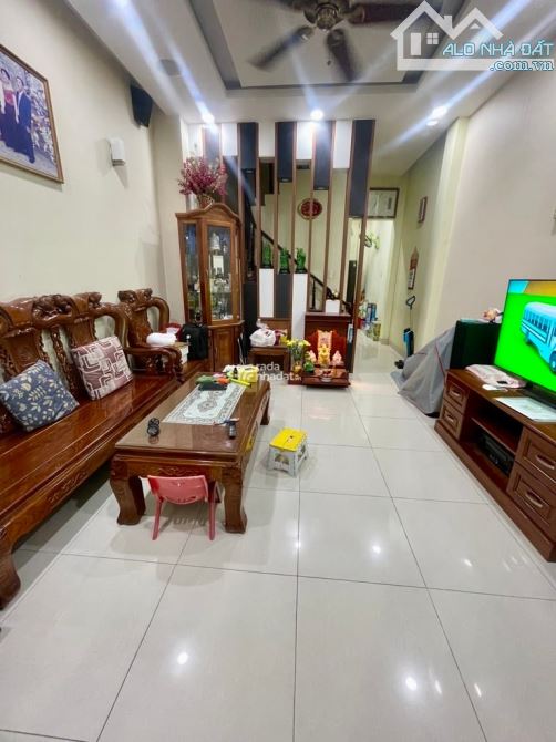 CẦN BÁN GẤP NHÀ HẺM 1/X HUỲNH VĂN BÁNH P.17,Q. PHÚ NHUẬN- GIÁ 2ty 780tr DT:40.7m2 - 6