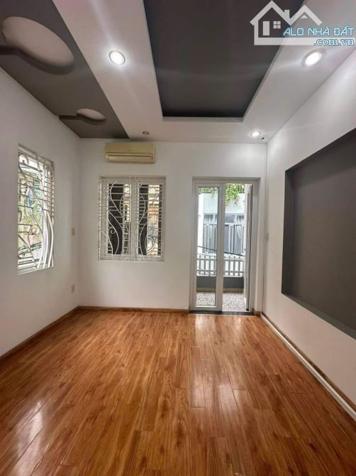 CHO THUÊ NHÀ 2 TẦNG KIỆT Ô TÔ 5M : ĐƯỜNG LÊ DUẪN - HẢI CHÂU 1. DT 60m2. Giá 14 triệu - 6