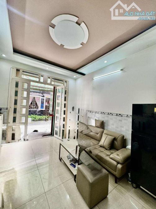 🏡 📌 BÁN NHÀ B TÂN  3 TẦNG NHỎ XINH HXH VỊ TRÍ SẦM UẤT CHỈ NHỈNH 2X T - 6