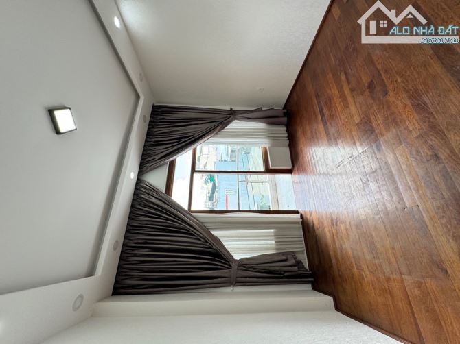 Kinh Dương Vương ( Khu YTKTC) Bình Trị Đông B, Bình Tân  DT 4,1 x 14 ,5 tầng. Giá 7,2 tỷ T - 6