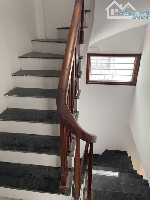 BÁN NHÀ LAI XÁ–LÔ GÓC–15M RA Ô TÔ TRÁNH, DỪNG ĐỖ–S= 42M2 – MT=5.4M GIÁ CHÀO 6.65 TỶ - 6