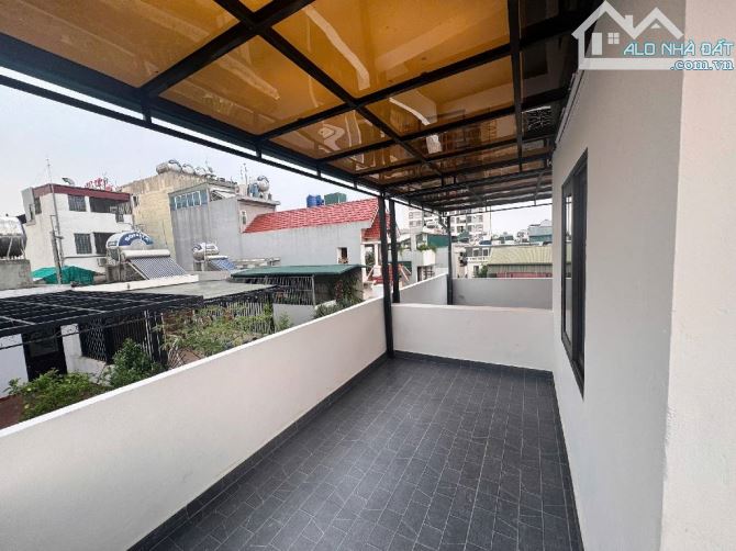 VỊ TRÍ ĐEP - TRUNG TÂM NGUYỄN SƠN - Ô TÔ VÀO NHÀ - 6 TẦNG THANG MÁY - DÂN TRÍ CAO. 14.3 TỶ - 6