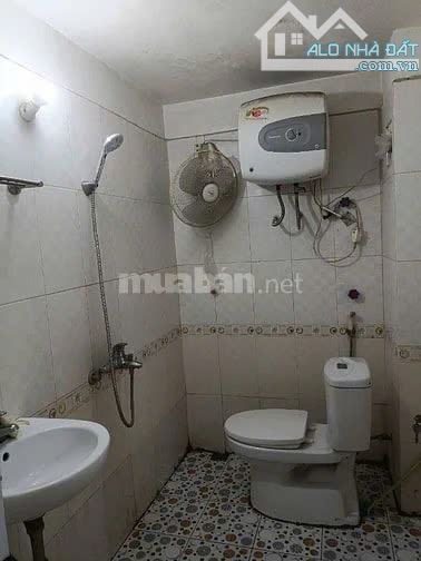 Cho thuê nhà 3 tầng,3 ngủ, đủ nội thất, hộ gia đình ở lâu dài tại Ngũ Hiệp, Thanh Trì,HN
