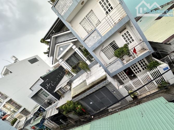 NHỈNH 5 TỶ 💸- PHÚ THUẬN QUẬN 7- Ô TÔ 🚘 NGỦ TRONG NHÀ - NGANG 5.5M - 3 TẦNG - 6