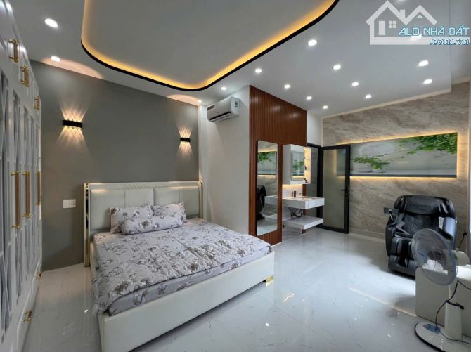 🏖️ NHÀ PHỐ 💥 RESORT MINI GIỮA LÒNG PHỐ THỊ 🏖️ DTSD 170m2, GIÁ 6.8 TỶ ✅️  📍 Vị trí: Hẻm - 6