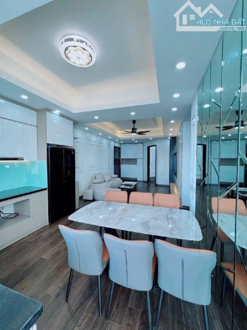 Bán chung cư 349 Vũ Tông Phan: 70m, 2 ngủ, 2wc nhỉnh 5 tỷ, ở sướng, chủ tặng nội thất, khu - 7