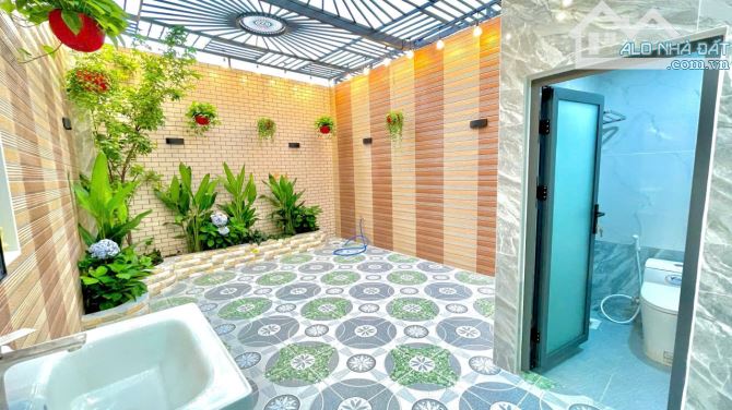 BÁN NHÀ 5 TẦNG MỚI XÂY FULL NỘI THẤT- F. TRUNG MỸ TÂY GẦN CVPM QUANG TRUNG CHỈ 7,95 TỶ - 7