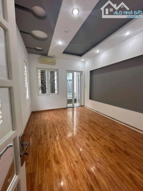 CHO THUÊ NHÀ 2 TẦNG KIỆT Ô TÔ 5M : ĐƯỜNG LÊ DUẪN - HẢI CHÂU 1. DT 60m2. Giá 14 triệu - 7
