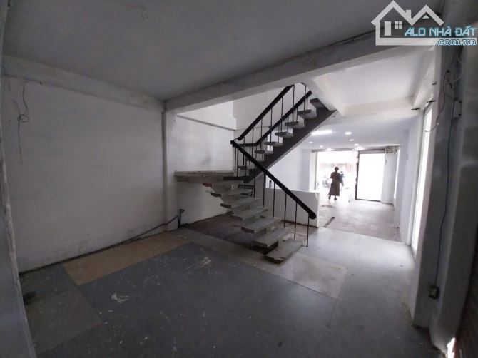Bán nhà mặt tiền lô góc Lũy Bán Bích, Tân Phú, 4 tầng, 5,3mx 16m. Giá chỉ: 16,x tỷ - 7