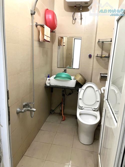 Bán gấp nhà mặt phố Cự Lộc 40m 5 tầng dân xây kd đỉnh, hàng xóm Royal city, giá rẻ 12 tỷ - 7