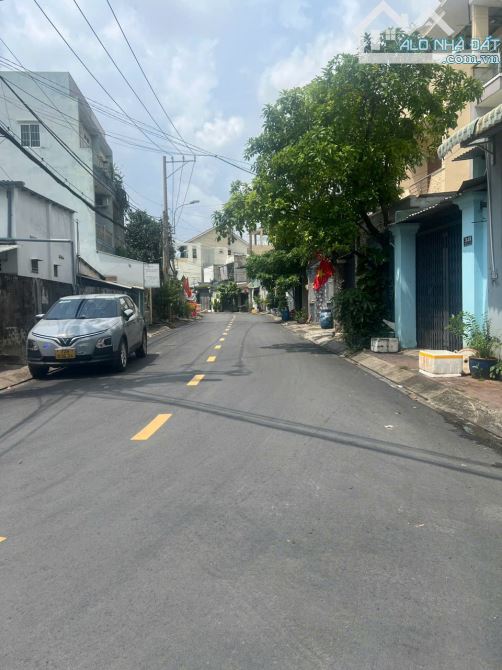 50m2 - 1t1l -2pn - vài bước ra mặt tiền nhựa lớn - shr - chỉ 5 tỷ 650 - đình phong phú - 7