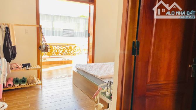 Cần bán nhà mới 99% đường Lữ Gia Đà Lạt 117m2, ngang 6, dài 19.5 mét 1 trệt, 2 lầu, 5 PN - 7