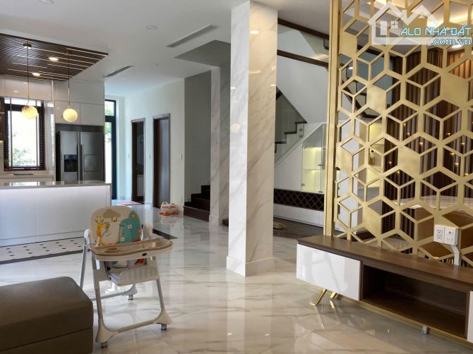 CẦN TIỀN - BÁN NGAY BIỆT THỰ MINI - CHỈ 12 TỶ - VIP TÂN BÌNH -HẺM XE HƠI –DT KHỦNG 100m2 – - 7