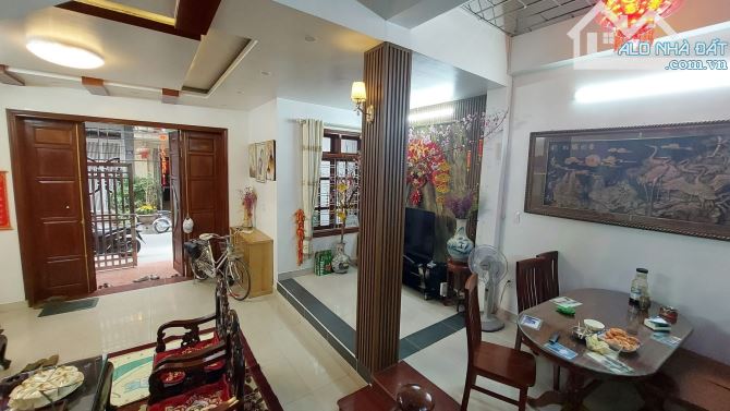 Bán Nhà Hùng Duệ Vương,  Thượng Lý, Hồng Bàng . Giá 6,8 tỷ - 3 tầng - 65m - 7
