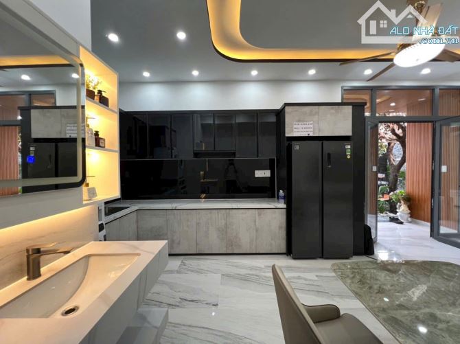 🏖️ NHÀ PHỐ 💥 RESORT MINI GIỮA LÒNG PHỐ THỊ 🏖️ DTSD 170m2, GIÁ 6.8 TỶ ✅️  📍 Vị trí: Hẻm - 7