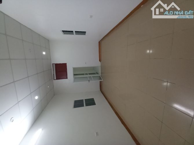 Nhà 2,5 tầng mặt ngõ gần đường Nguyễn Khuyến - 7