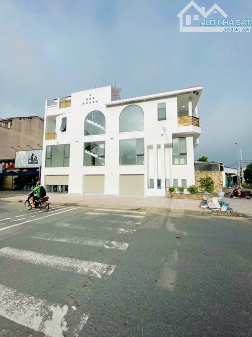 Chủ gửi BÁN CĂN GÓC MẶT TIỀN 181 THÂN VĂN NHIẾP QUẬN 2, sổ hồng 3 tầng st, + HĐ thuê 60tr - 8