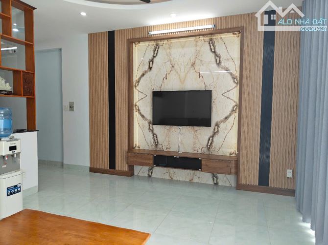BÁN NHÀ 2 MẶT TIỀN – 1T4L 5PN, GARA 2 Ô TÔ – KHU BIỆT THỰ VIỆT ANH -DT 135M² – GIÁ 15TỶ - 8