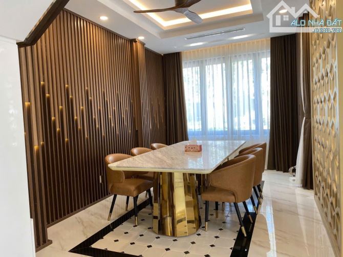 CẦN TIỀN - BÁN NGAY BIỆT THỰ MINI - CHỈ 12 TỶ - VIP TÂN BÌNH -HẺM XE HƠI –DT KHỦNG 100m2 – - 8