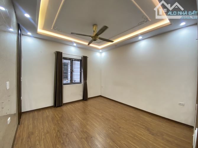 Nhà 4 tầng mặt đường Lực Hành kinh doanh buôn bán tốt - 8