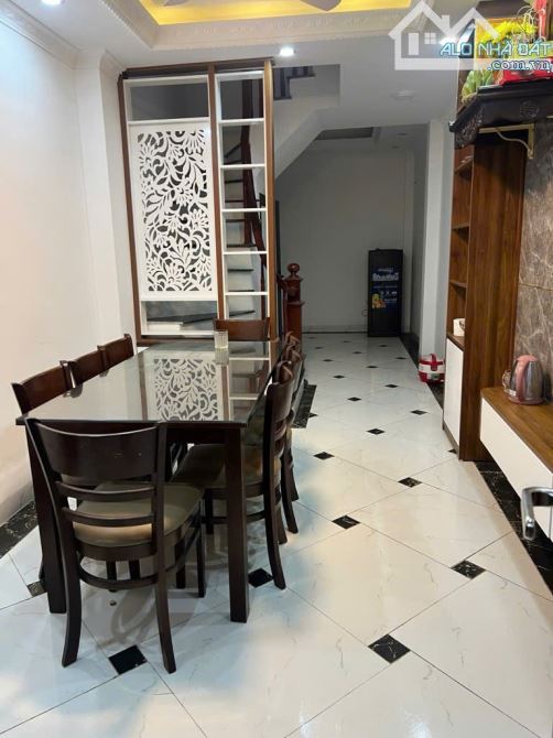 Trung tâm Đống Đa 40m2 - 5 tầng mới đẹp - 9