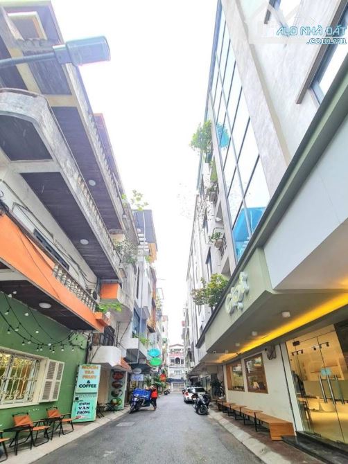 BÁN NHÀ RA PHỐ NGUYÊN HỒNG- PHÂN LÔ - Ô TÔ + VỈA HÈ 2 BÊN - Ở KẾT HỢP KINH DOANH. - 9