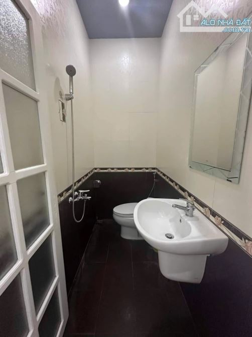 CHO THUÊ NHÀ 2 TẦNG KIỆT Ô TÔ 5M : ĐƯỜNG LÊ DUẪN - HẢI CHÂU 1. DT 60m2. Giá 14 triệu - 9