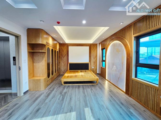 Quá vip, 7 tầng thang máy lô góc mặt ngõ Vũ Tông Phan,oto tránh đỗ,kdoanh,40m2.Giá 18.5 tỷ - 9