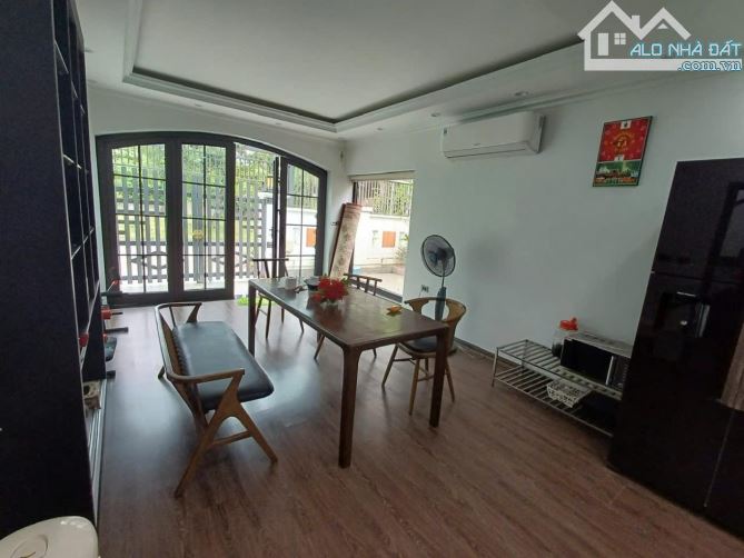 31.x Tỷ /241 M2/ 3 tầng/ 12 M tiền/ BT Hoa Phượng Vỹ - 9
